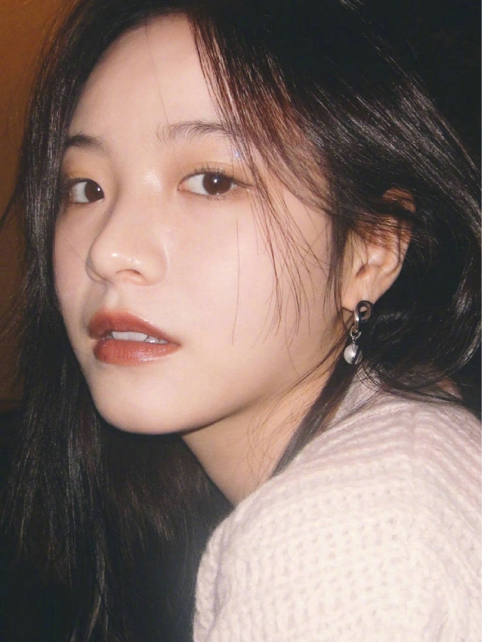 李庚希 很松弛的美 