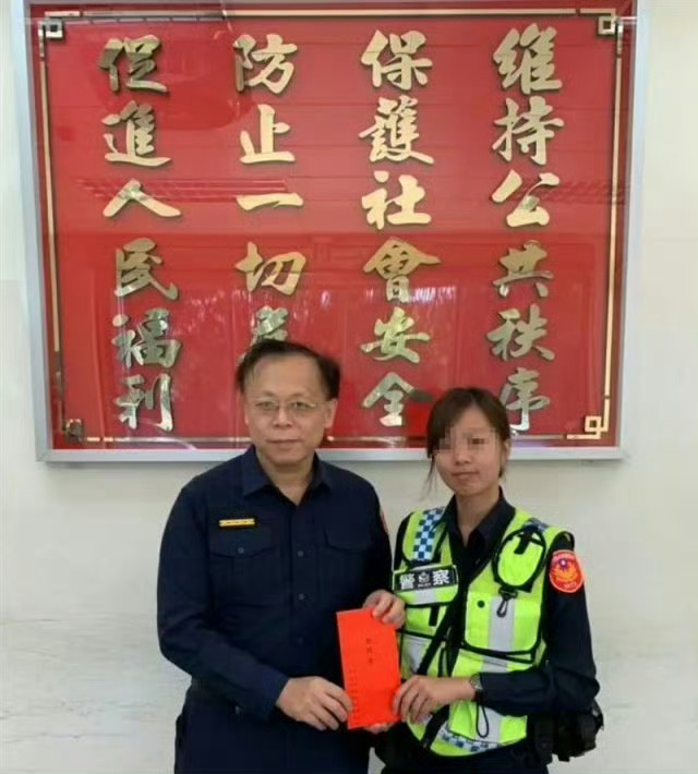 台湾很多人沉湎于奇怪的臆想中，以为自己的生活比大陆好，这是长期洗脑的过程，最近爆