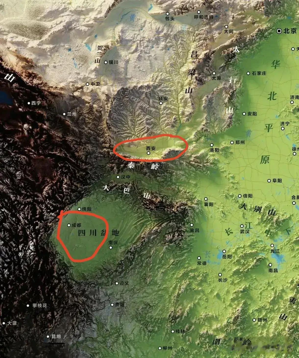 成都地理位置是把双刃剑，盆地四面环山，打起仗来，敌人很难进入，但自己想要突破出去
