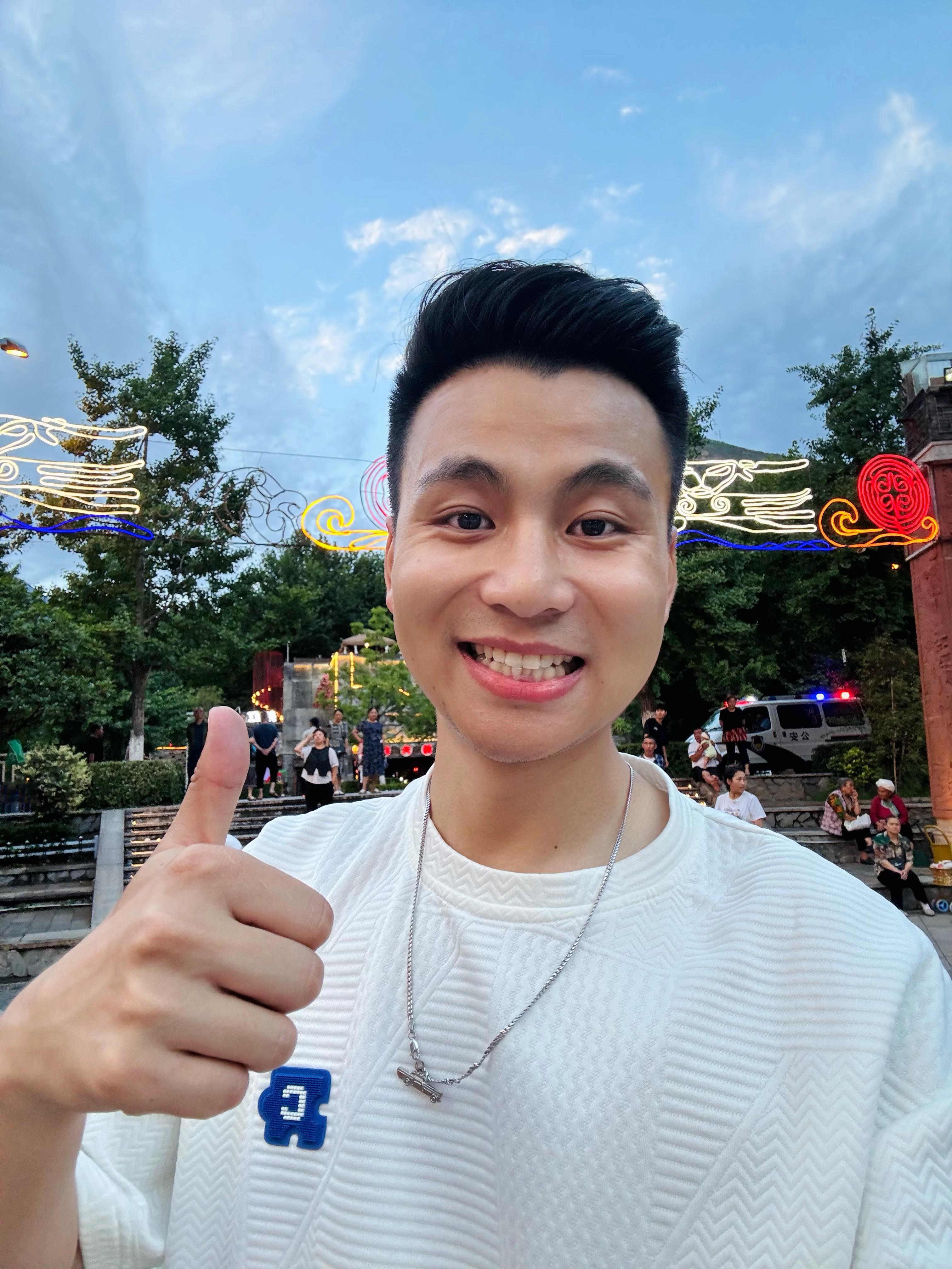 早安，兄弟姐妹们，奶茶基金给大家安排一下[赞][嘻嘻] ​​​