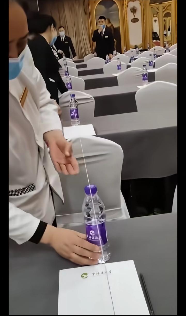 做事情就要这么认真！必须精准到分毫无误，不然可能会有人渴死！