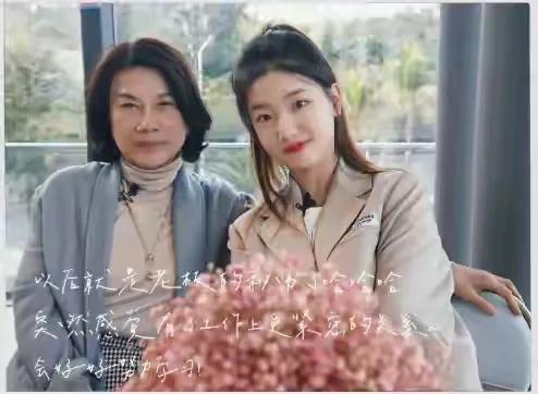 没想到孟羽童竟然是被开除的，不是自己辞职的。

孟羽童作为董明珠接班人，她眼神太