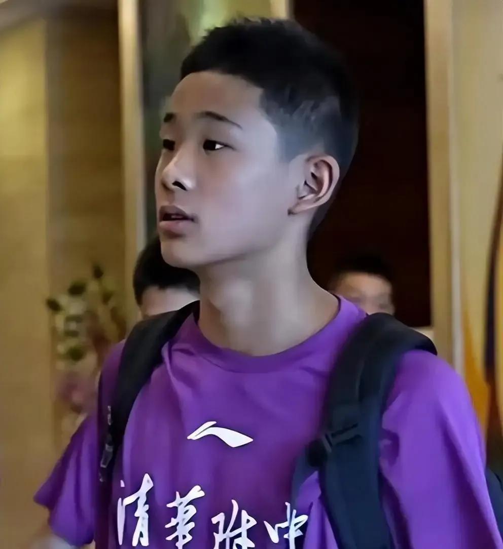 "杜锋送子投奔辽宁"大反转：15岁虎头只是暑假回姥姥家蹭场练球，加盟辽篮？不存在