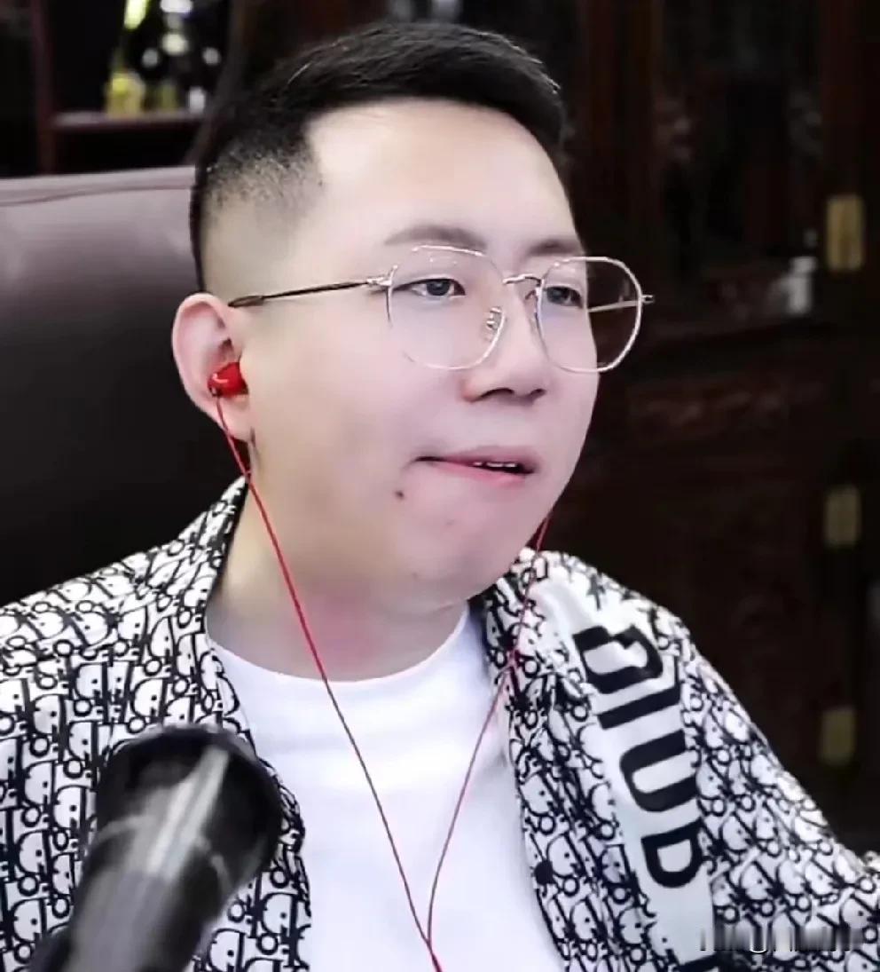 王小源合同即将到期，奔赴杭州拜访各大网红取经！

             王小