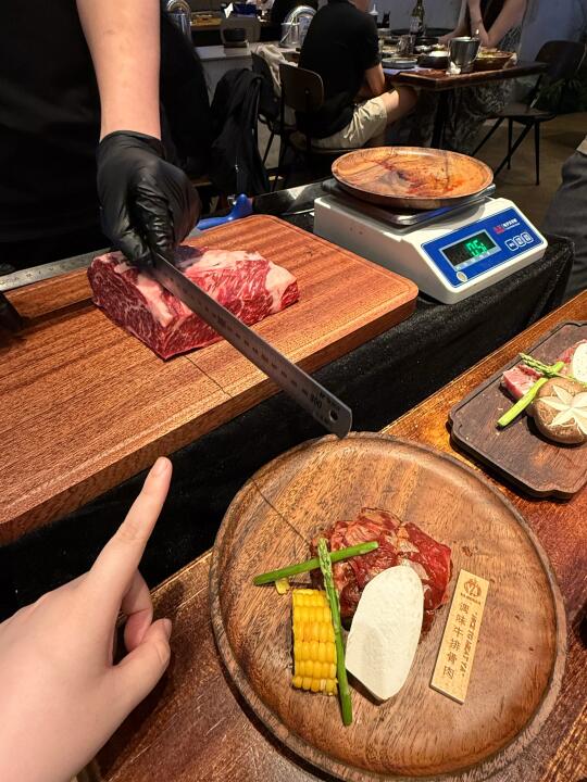 老板说：猜对肉的重量就能🆓免单！！！