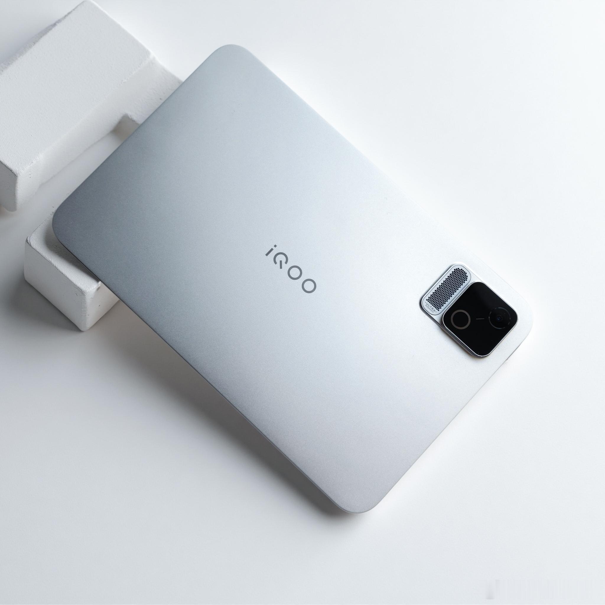 iQOO Pad Ultra星铠银图赏！8.8英寸298g的小尺寸平板上手非常惊