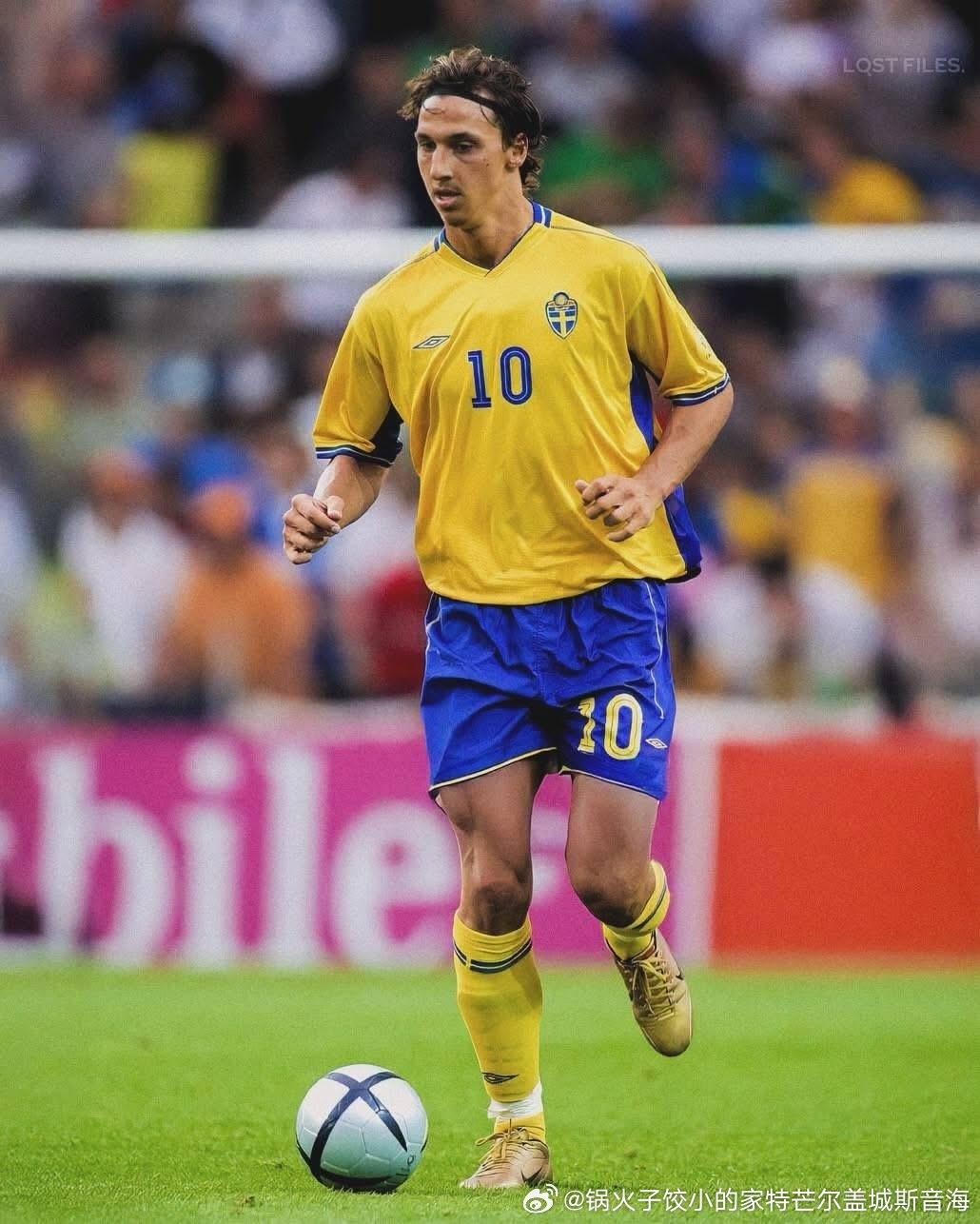 2004年欧洲杯是鲁尼，伊布成名起飞的开始。 