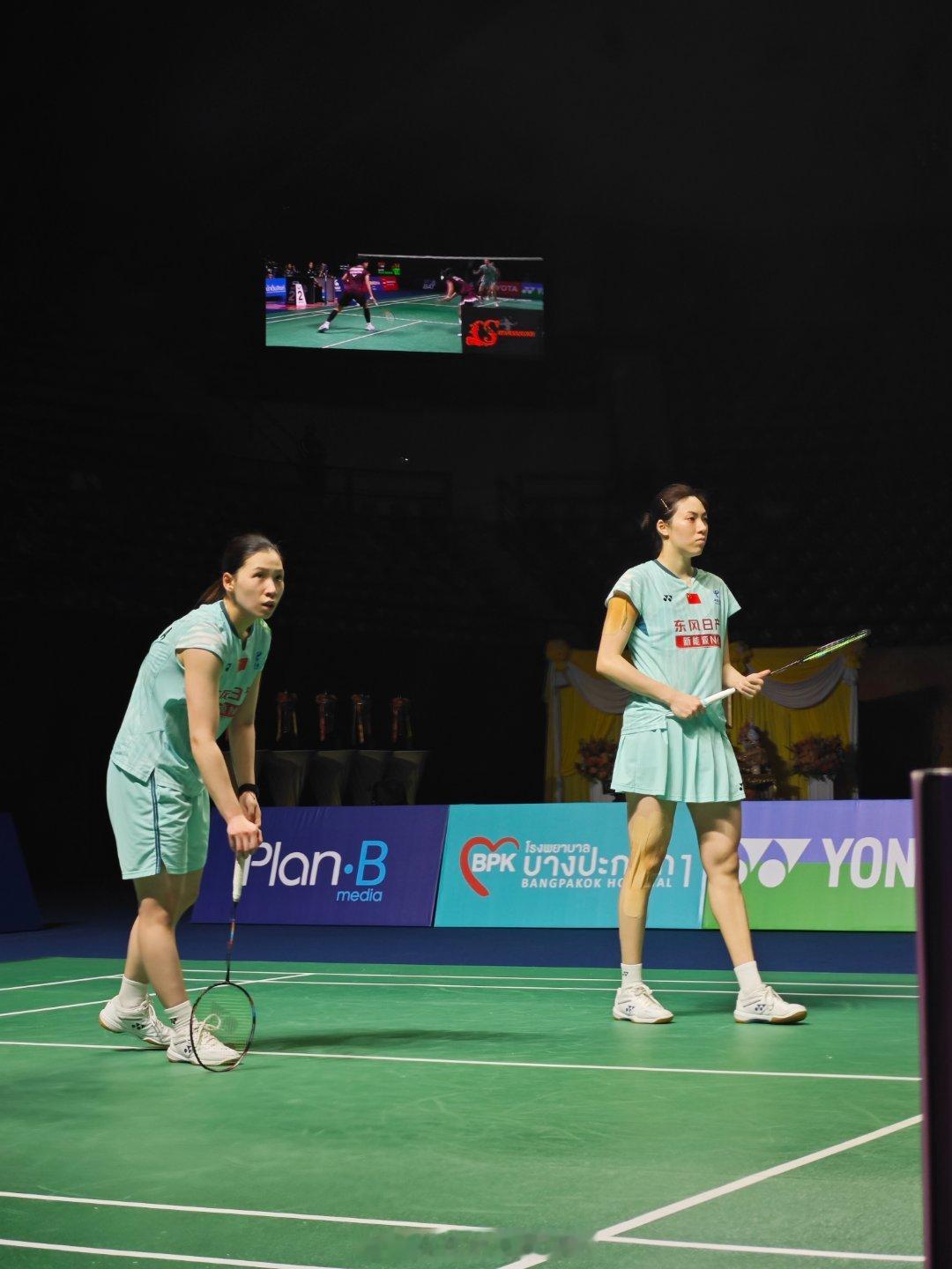 女双 决赛 鲍骊婧(7) 李怡婧 21-15 15-21 阿玛莉亚(8) 拉马丹