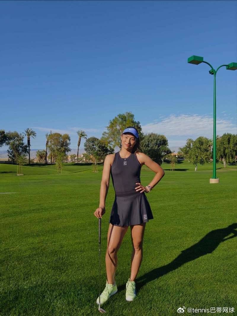 媒体日采访，郑钦文被问到近日有复出消息的小威郑钦文表示：“确实她是女子暴力网球的