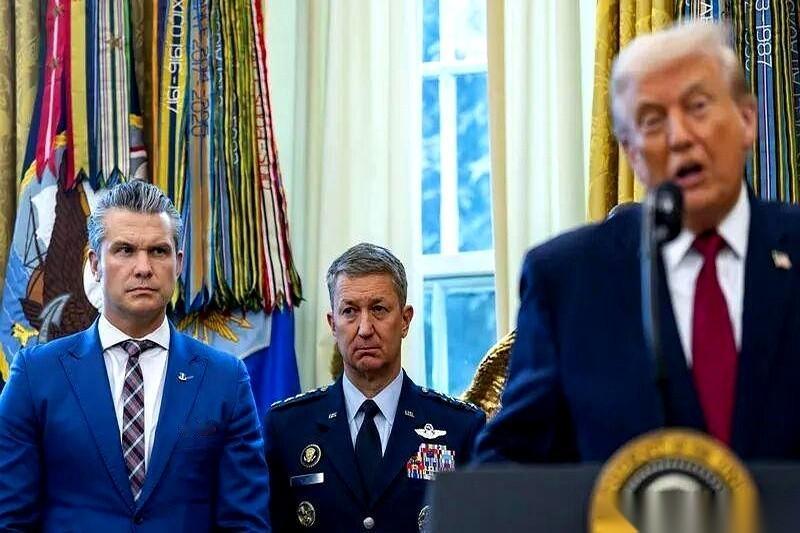 中东那把火，烧了半个月了，主角是美国和伊朗。
怪就怪在，一个世界老大，一个地区硬