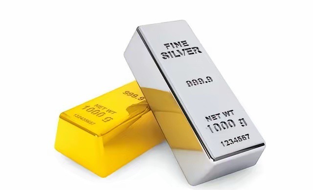 黄金暴力拉涨随着昨晚发布的美国数据利多金价，金价迅速拉升；随着外盘金价的暴涨，今