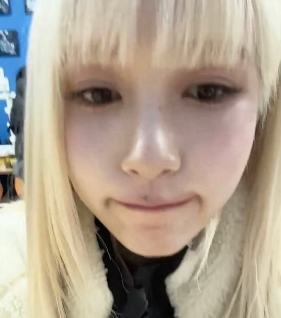 (^ ^) 
