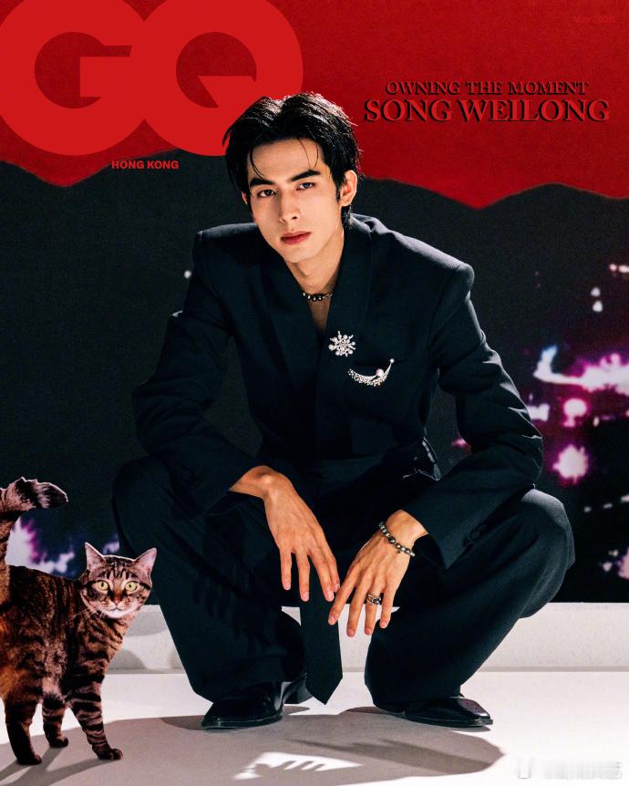 宋威龙GQ封面释出 谁懂啊！宋威龙这组GQ大片帅到失语！黑西装配珍珠饰品又野又贵