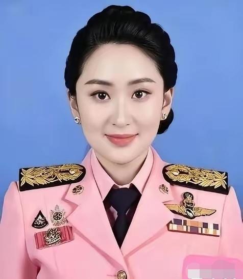美貌与才华并存的大人物，比英拉更优秀的新一代才女