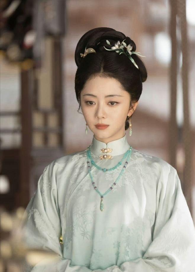 谭松韵新剧开播，31集古装剧CCTV8来袭，谭松韵从16岁演到80岁，她要有养老