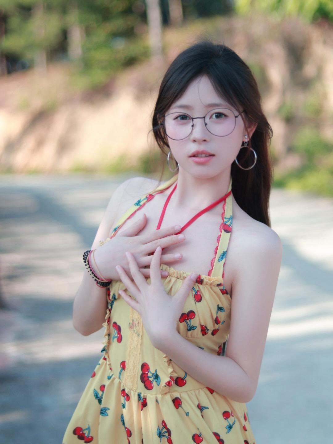你说你不出众，可我只看到了你。