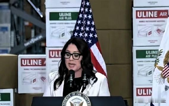 美国劳工部长洛丽·查韦斯-德雷默在宾州发表讲话，美国工业的黄金时代，工人再次取得