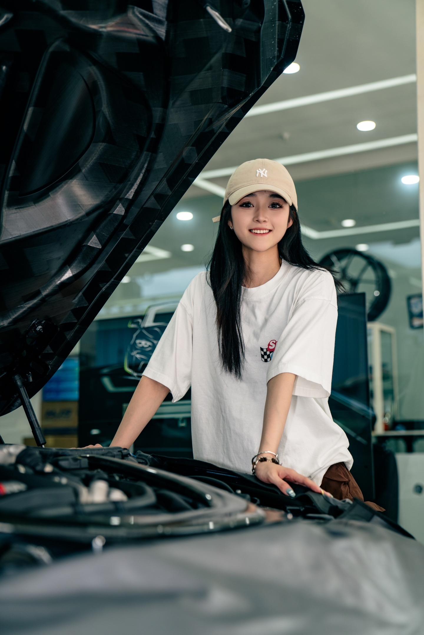广州MPP做保养 今天的机修技师是她。  
保养完又精神了