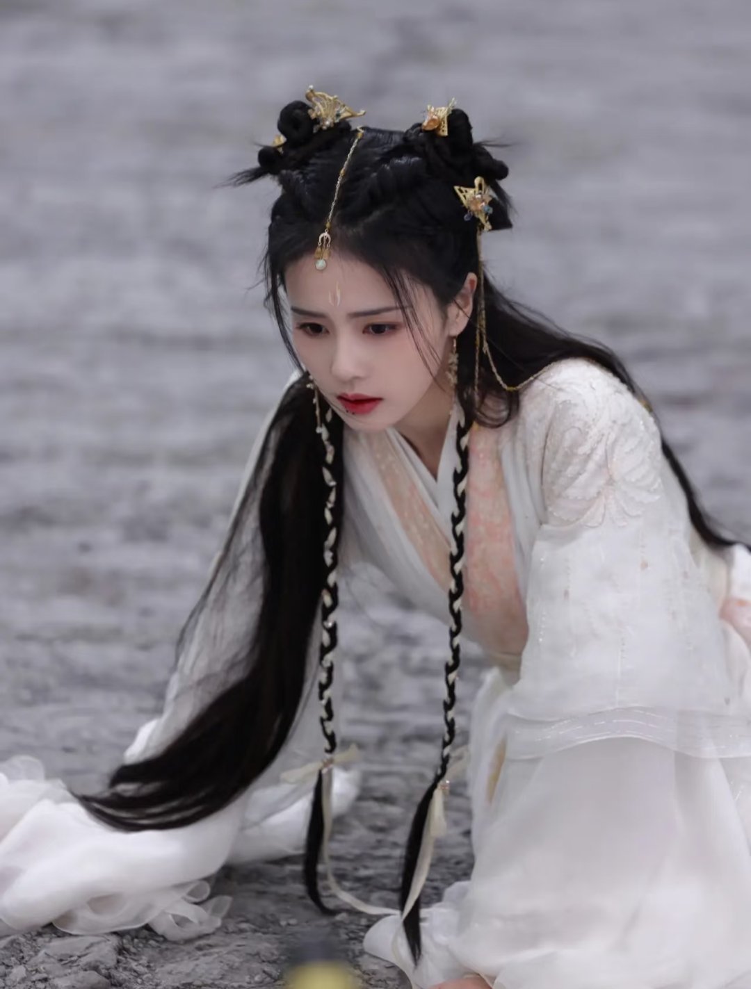 白鹿《长月烬明》的一些图片～ 