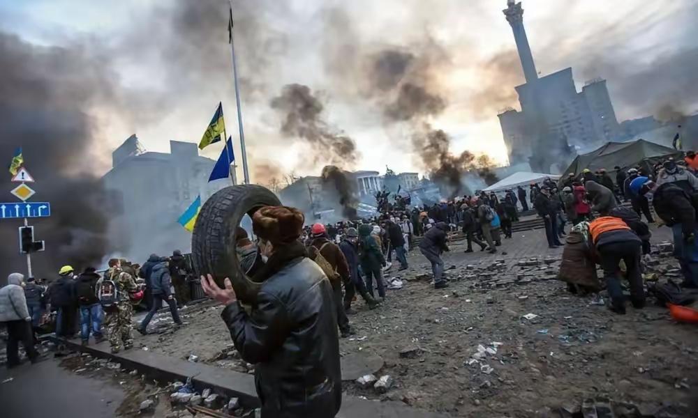 俄军水淹乌军，亚速分子被俄军和乌军双面夹击，被迫纷纷自杀。
​最近顿涅茨克北部的