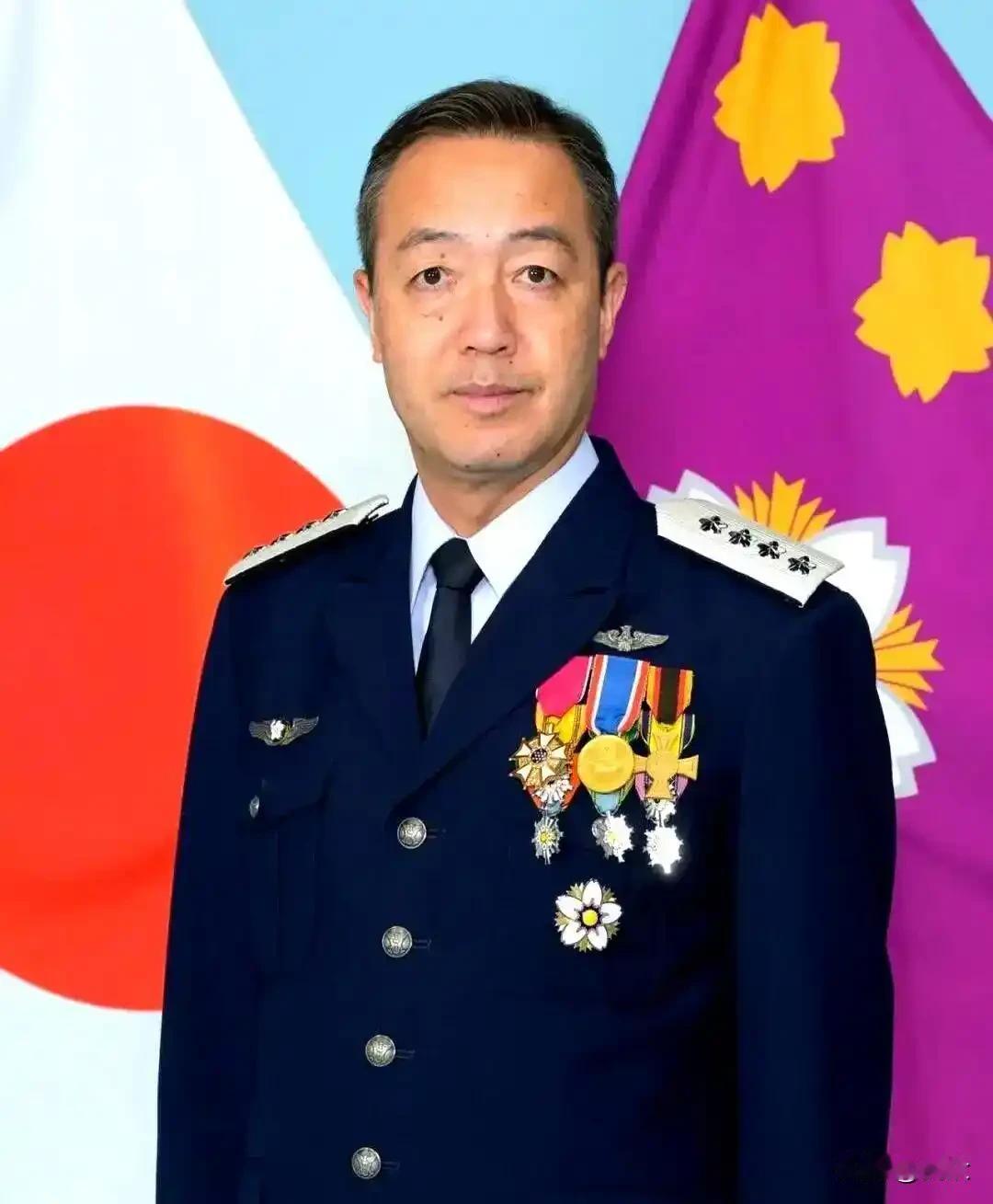 “非常抱歉”“愤怒”“今后加强管理”……发生在日本自卫队长官荒井正芳身上的这件事