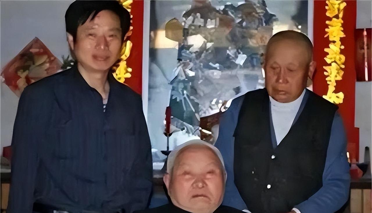 1955年，27岁的新四军周元官复员返乡，媒婆介绍一个有6个孩子的寡妇给她。谁知