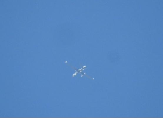 就在以色列国防军威胁，要对联合国驻黎巴嫩的维和部队，法国维和部队开火之际，当地时