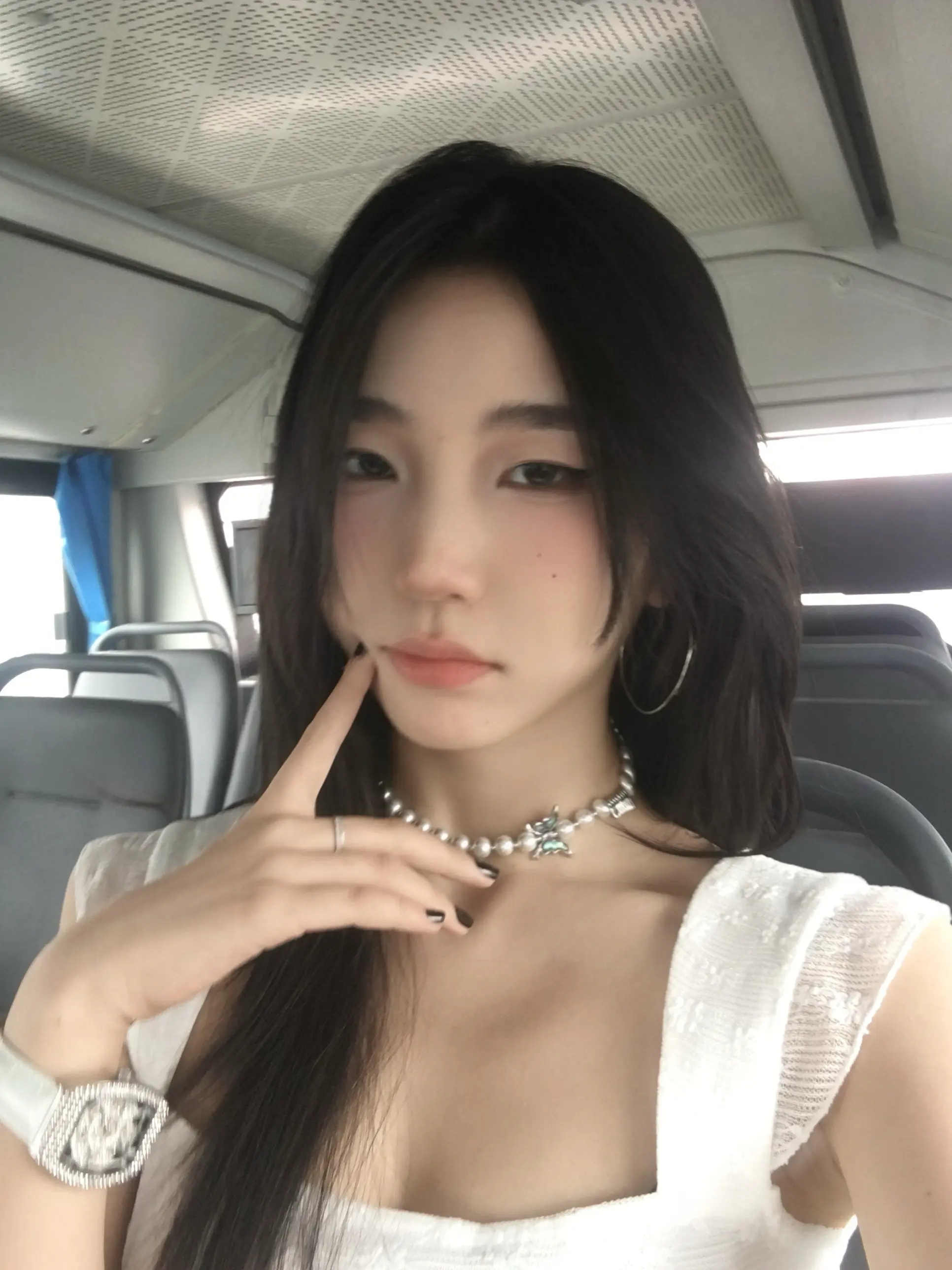 人特别弱 动不动就泪涔涔。