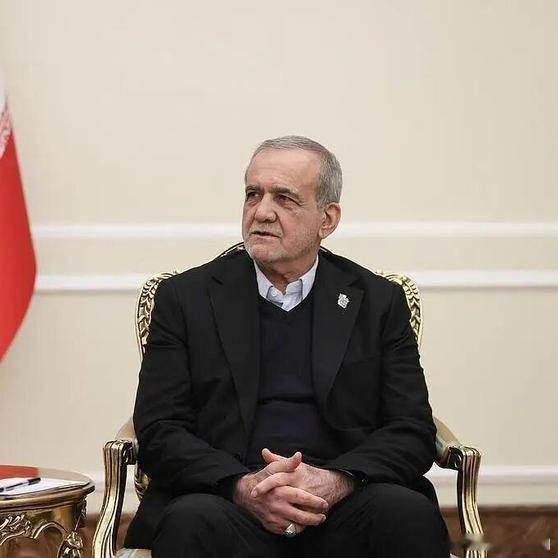 《伊朗总统提出结束战争三大必要条件：承认伊朗合法权利、美以支付战争赔偿、国际社会