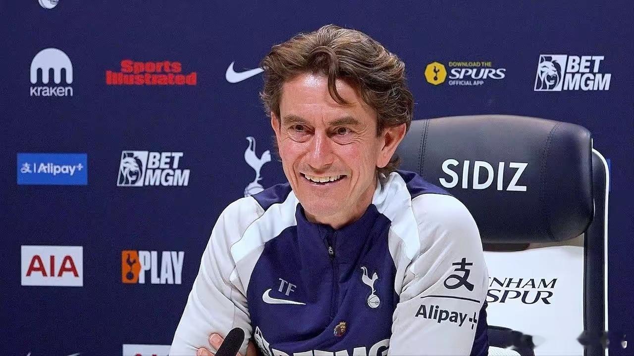 以弗兰克攻强守弱的风格，自然是没法填补后防漏洞，英超从争冠沦为保级，下课就成了顺