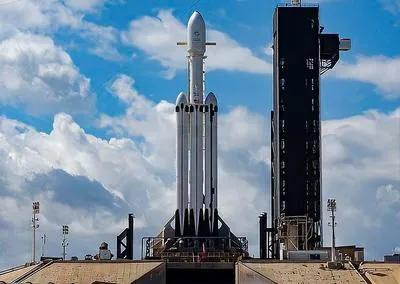日本《日经亚洲》近日爆料，马斯克旗下的SpaceX要剔除一切“中国元素”，从零件
