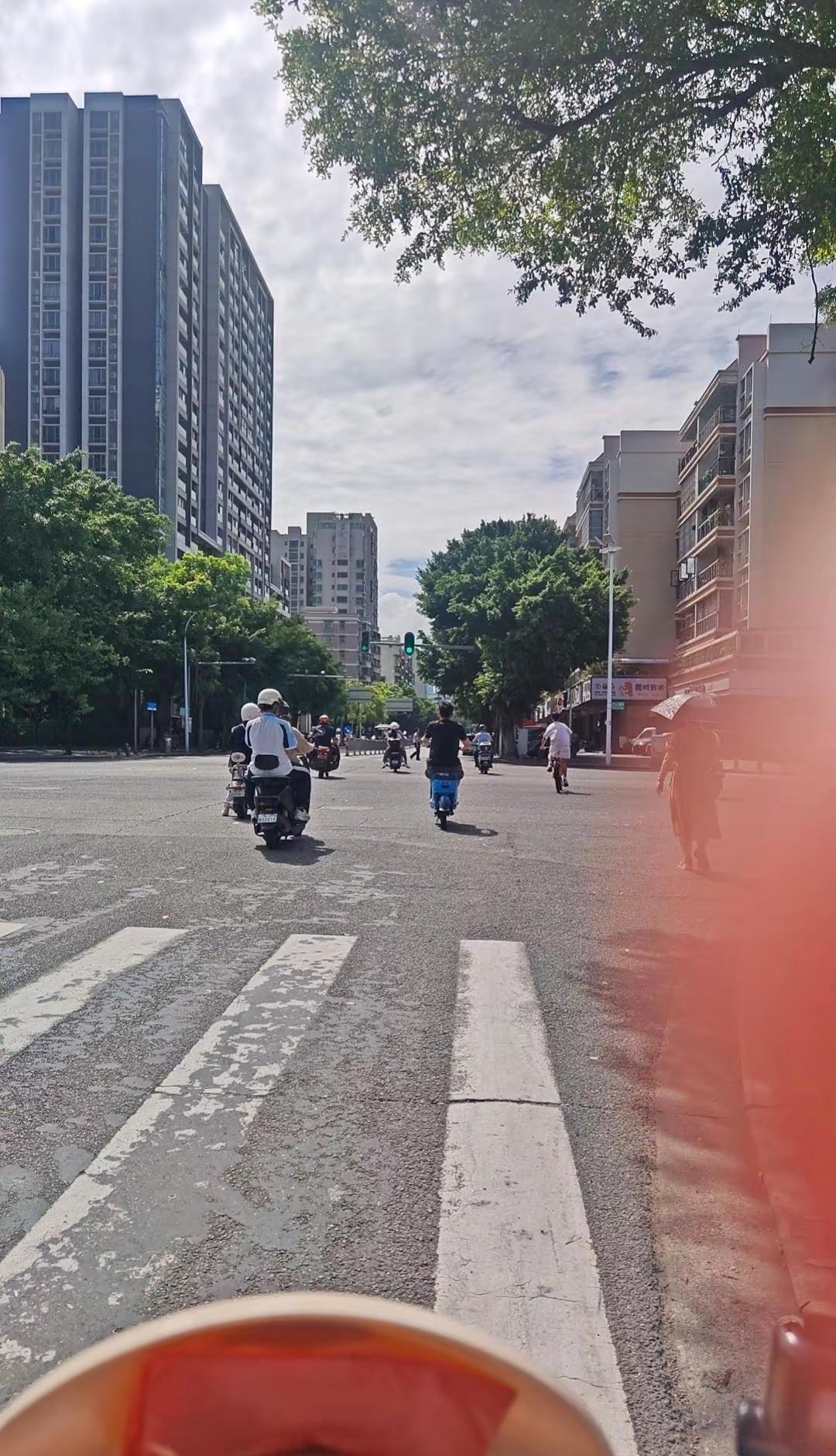 一路走来顺风顺水，我已在这做城市呆了5年了，没发家致富，到收获满满，愿接下来的路