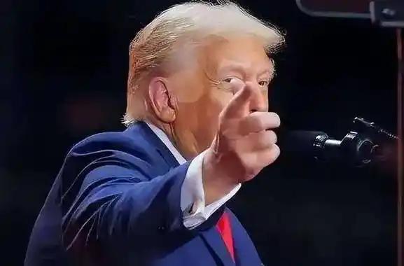 油价破4！
战争反噬美国民生，白宫嘴硬瞒不住关键数据。
 
特朗普宣称2-3周结