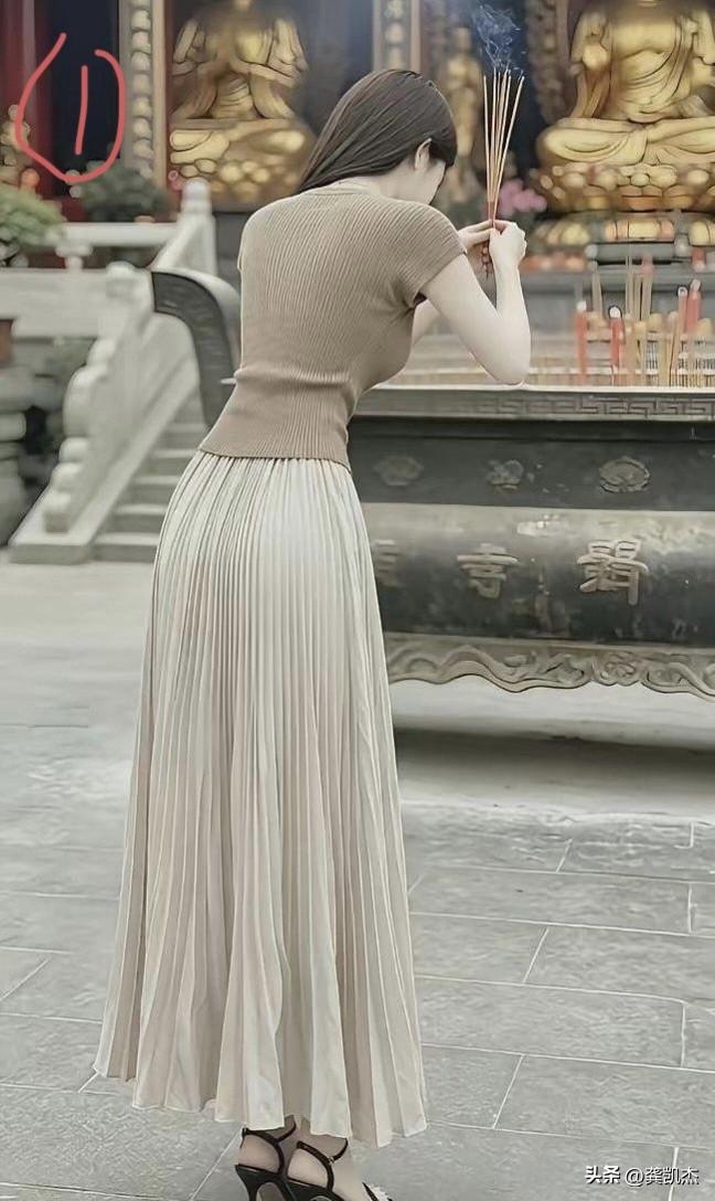 看得出来，谁最虔诚吗！[祈祷]