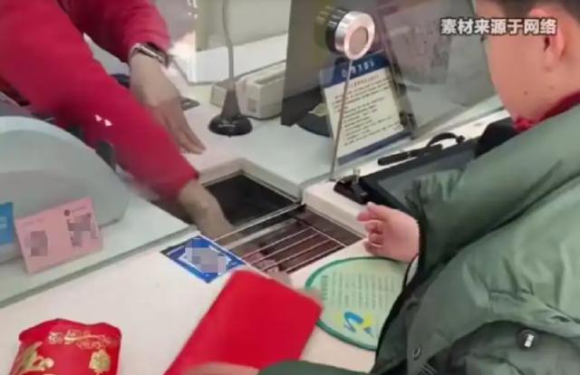 压岁钱到手就被收走，

爸妈说这钱是“还”出去的，

可法律真这么讲？

今年初