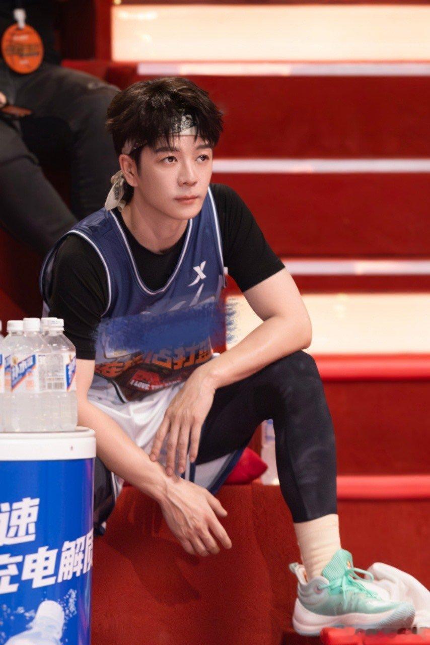 #明栎照常升起#糊糊你真的是一如既往的这么嫩呀，看到你们这么美好的感情，任何人都