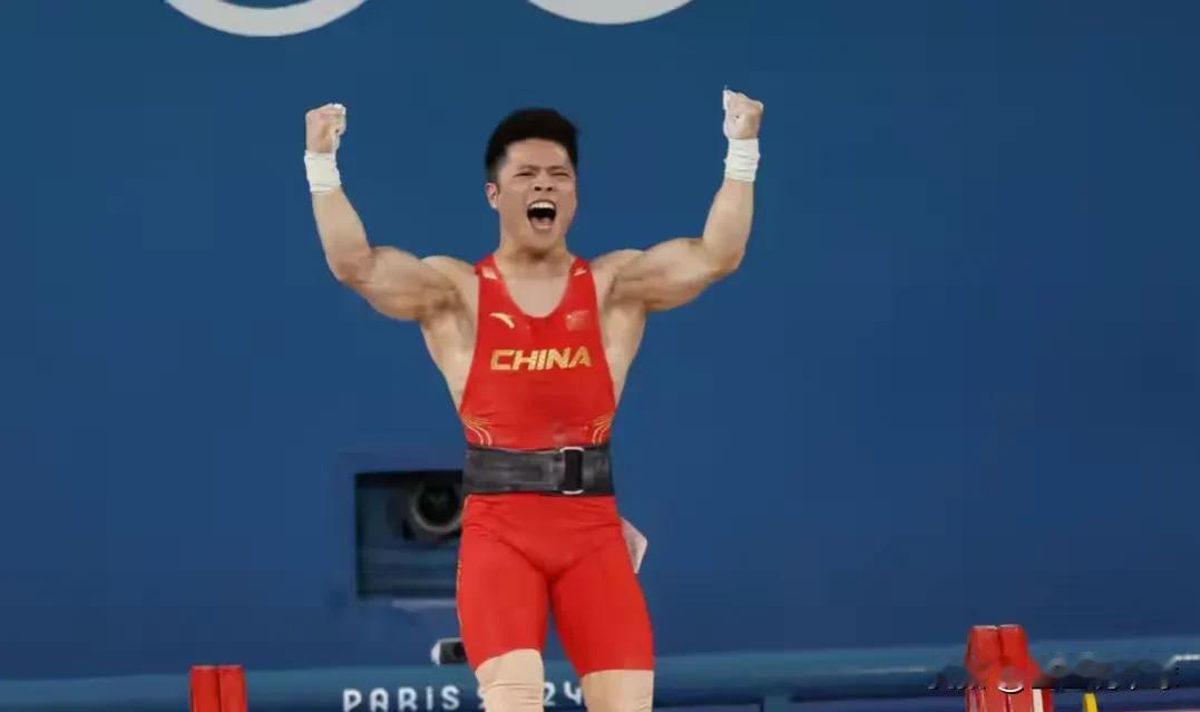 不得不服！奥运会第12日战况：
1. 男子举重61公斤级李发彬卫冕冠军。

2.