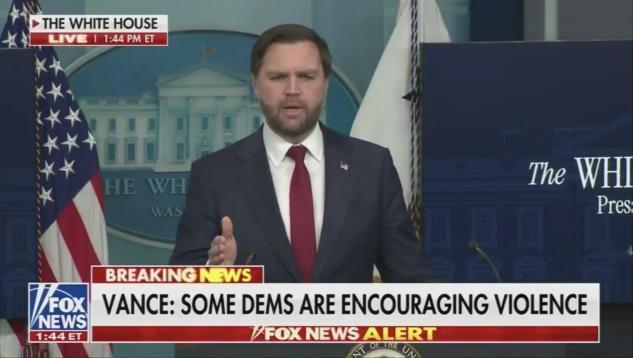 万斯宣布“ICE特工有绝对豁免权”，网友：法外狂徒有了杀人执照？

副总统万斯8