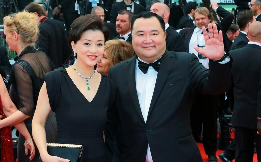 1994年，富豪吴征斥资500万买下一艘游艇，把有夫之妇杨澜邀到游艇大胆表白，杨