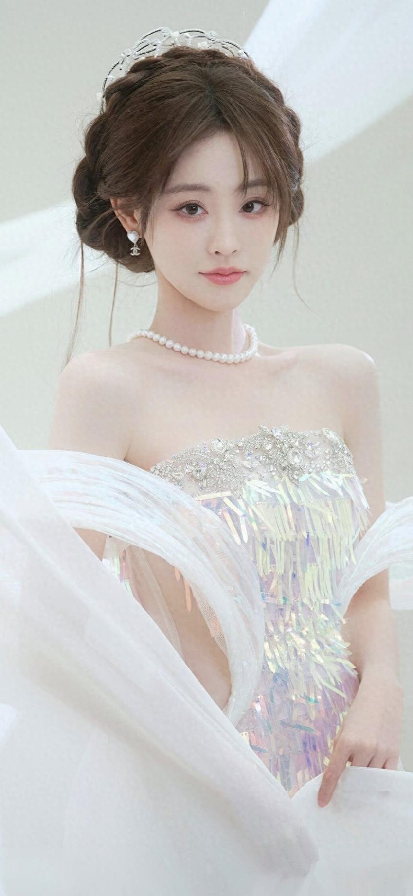 鎏金花簇上身！复古破界美哭