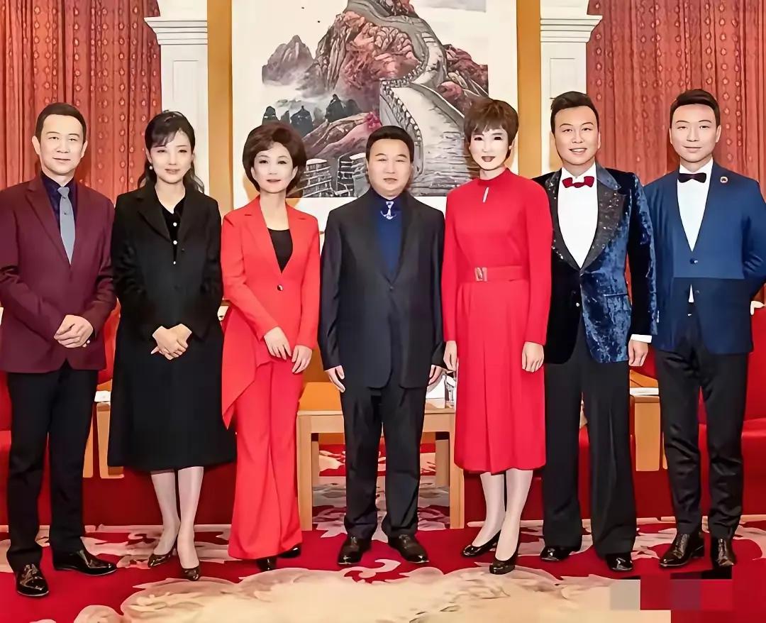 央视部分主持
人2008年留影