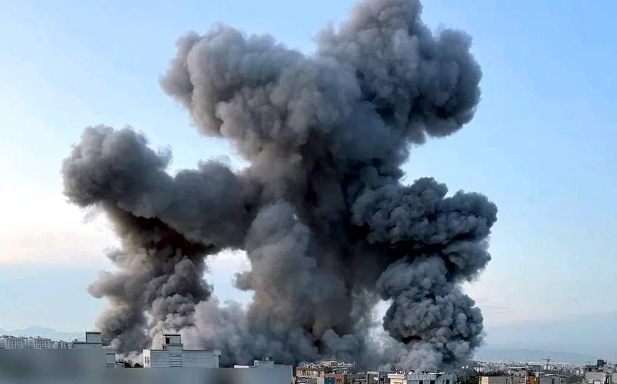 半岛电视台报道，当地时间1日，伊朗法尔斯通讯社发文证实，当天该国中部城市卡尚，遭