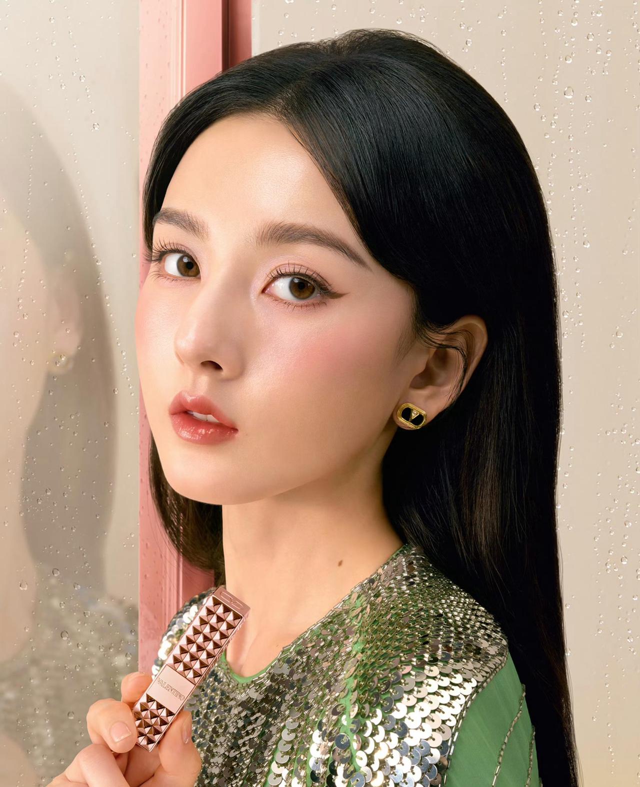 格调出镜 | 宋祖儿✖️Valentino美妆

华伦天奴美妆品牌代言人宋祖儿身