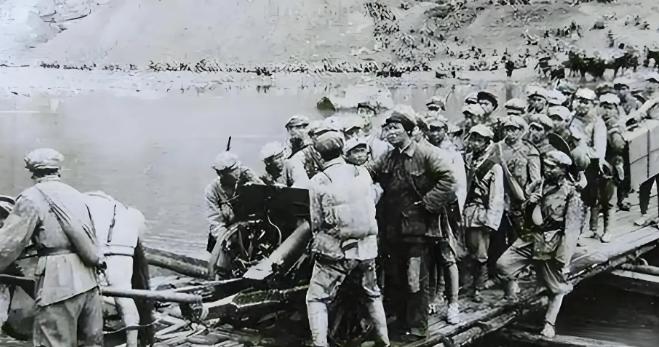 1935年4月，云南滇黔公路上，红军截获一辆卡车。打开一看，所有人都愣住了——里