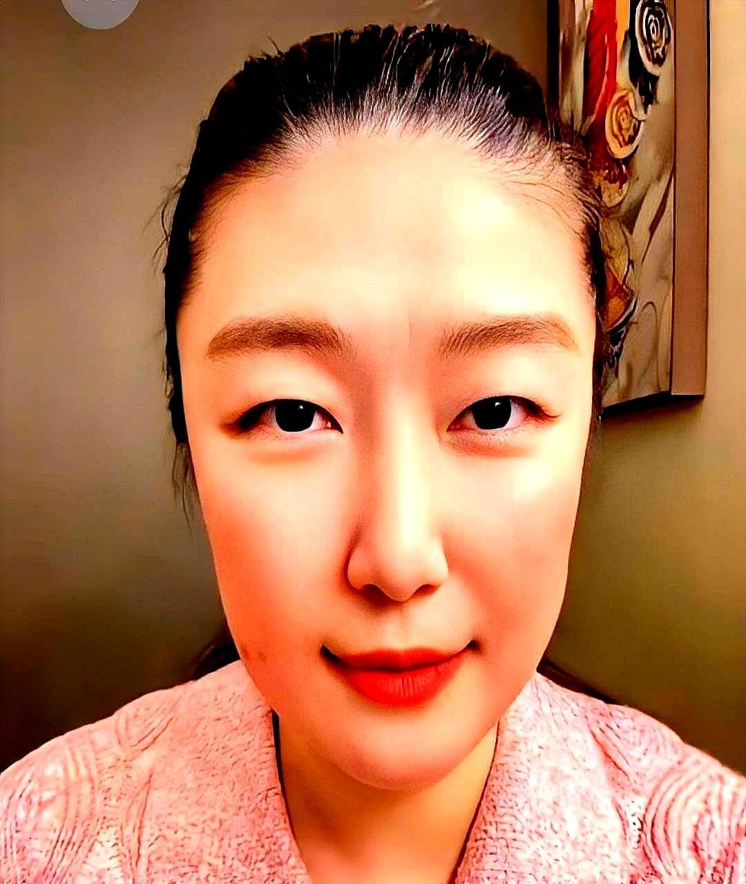 被冤枉别哭，去立案。
《红舞鞋》删剧情，观众直接退票走人。
霍九九一句话，代言全