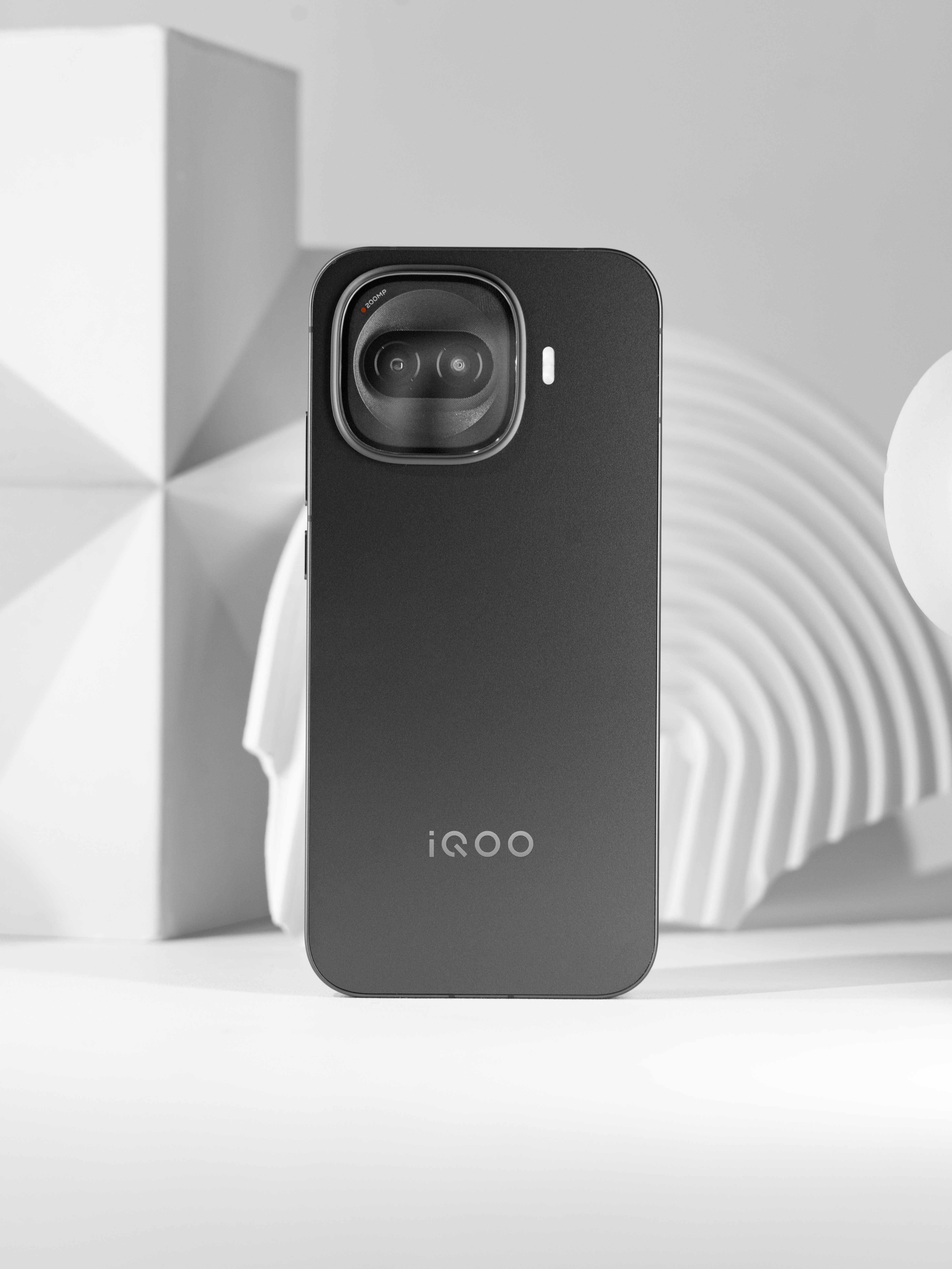 iQOO Z11 Turbo 外观来了，这台极夜黑确实很有感觉，6.59英寸的屏