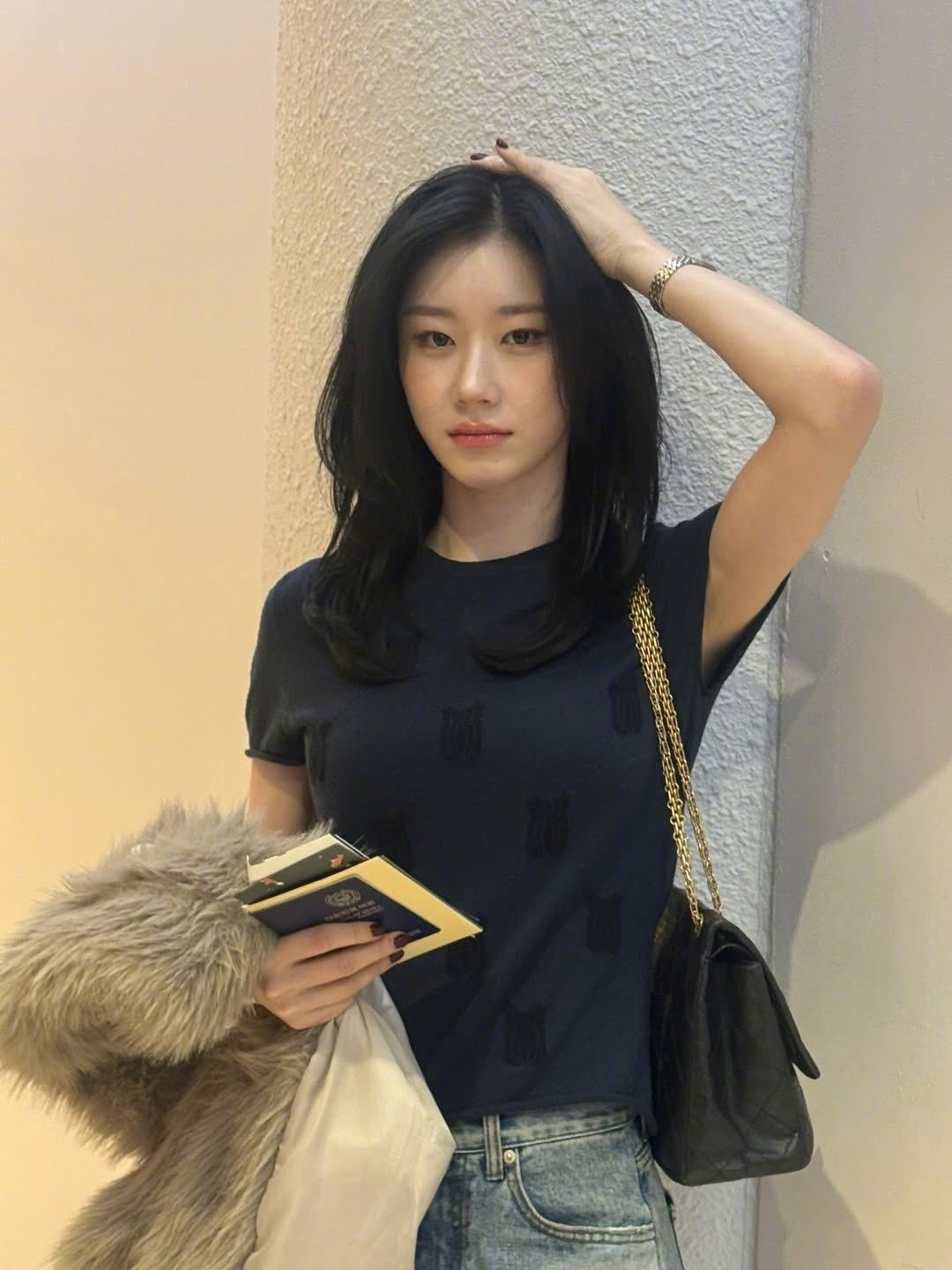 【Ins】ITZY李彩领更新Ins照片，帅气姐姐李彩领