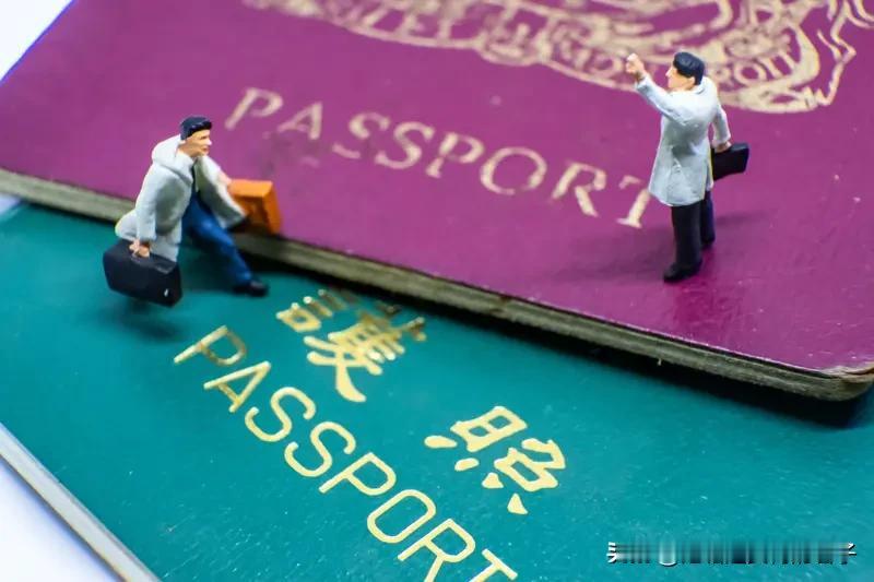 财富不一定决定身份和地位。地位通常是社会对个体角色、身份的认可，和社会关系、教育