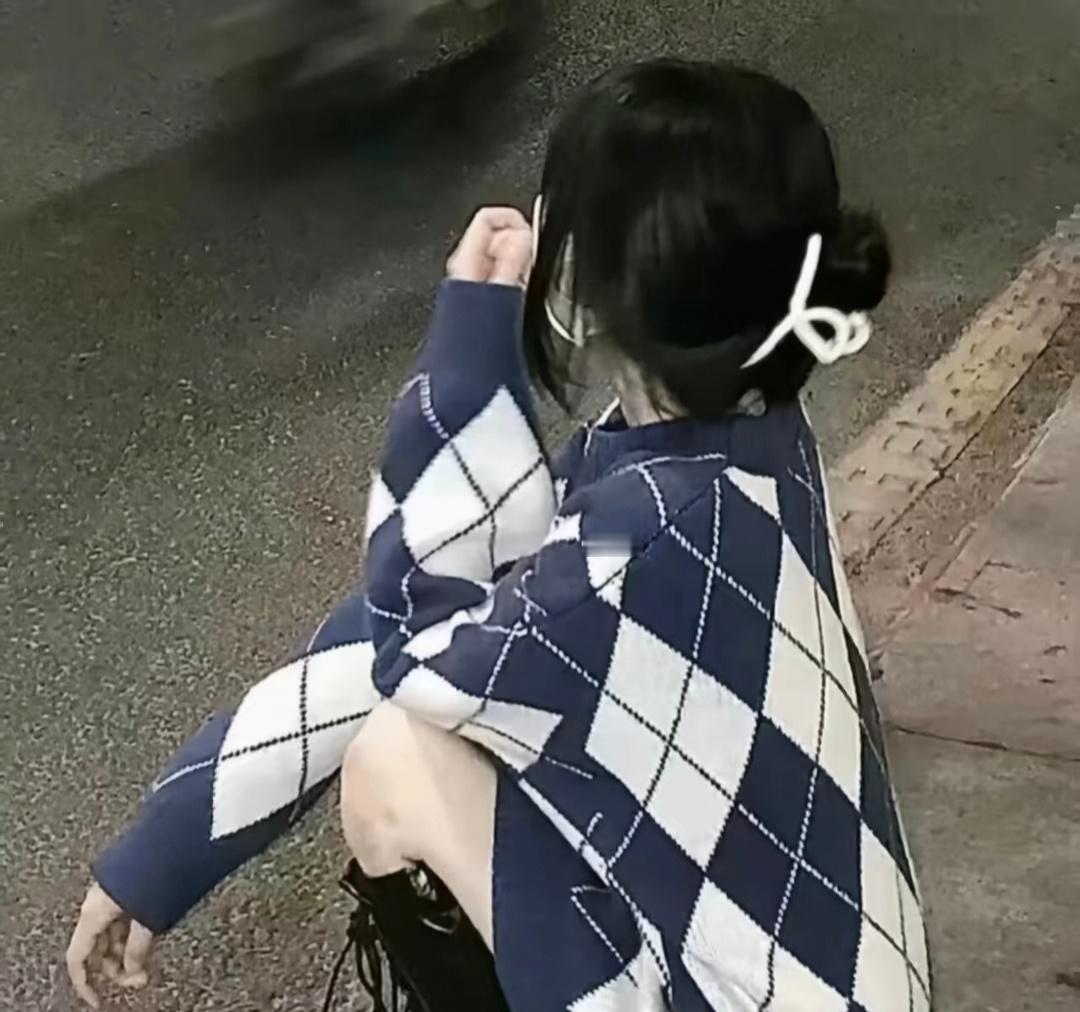 “无所谓了 路也陪你走了 长篇大论也发过 委屈难过也说过了 你的重要我也讲过了 