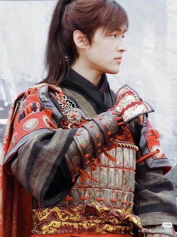 容止成宋威龙的反向养老保险了，每次ip影视化都要拖出来鞭尸没吸到大ip角色血的负